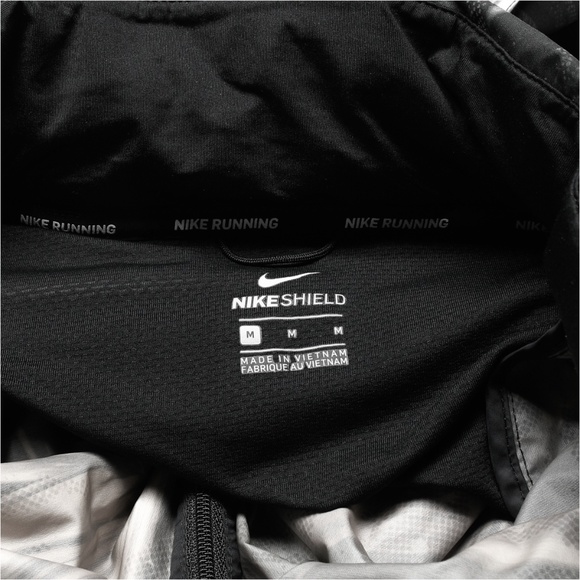 NIKE Shield Flash Reflective Jacket Windbreaker - Picture 7 of 10